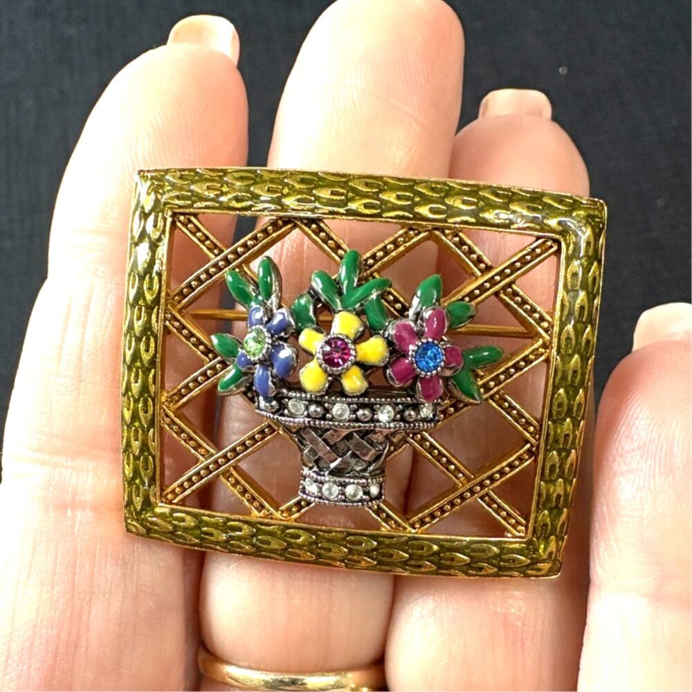 Joan Rivers Floral Brooch Gold Tone Openwork Multicolor Rhinestone - Picture 3 of 5